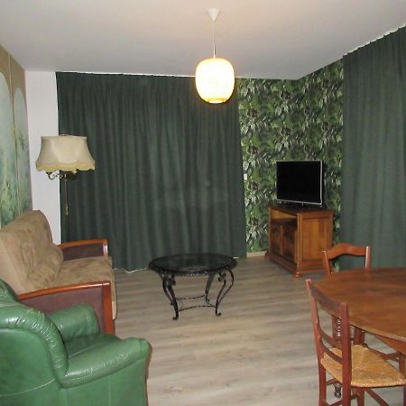 Le Gite Des Fresques Saint-Savin  Esterno foto