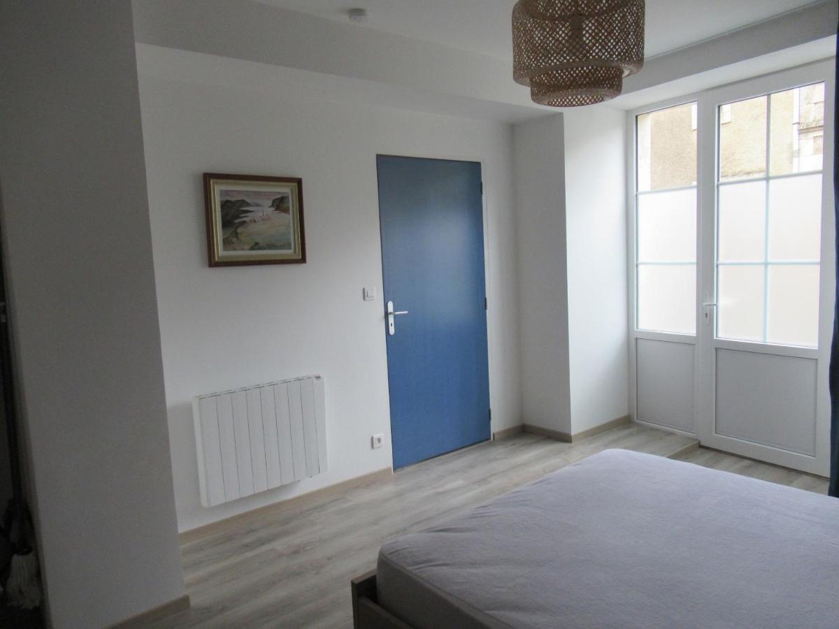 Le Gite Des Fresques Saint-Savin  Esterno foto